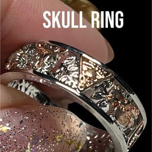 💍💎Two tone sterling band with carvings skull
